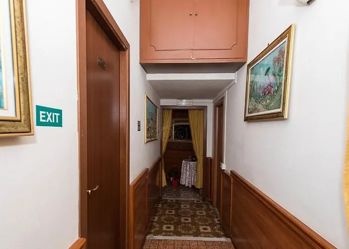 Otel Artromano 2*